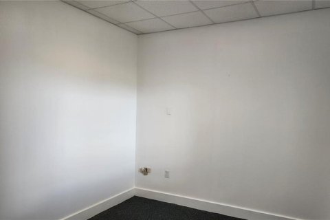 Commercial property in Davenport, Florida 538.83 sq.m. № 2237617 - photo 19