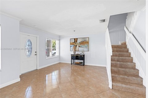 Casa en venta en Miami, Florida, 3 dormitorios, 154.4 m2 № 2172580 - foto 9