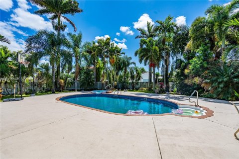 Casa en venta en Miami, Florida, 3 dormitorios, 154.4 m2 № 2172580 - foto 25