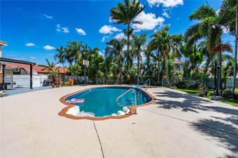 Casa en venta en Miami, Florida, 3 dormitorios, 154.4 m2 № 2172580 - foto 26