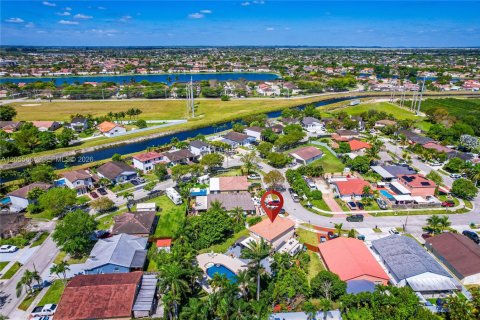 Casa en venta en Miami, Florida, 3 dormitorios, 154.4 m2 № 2172580 - foto 5
