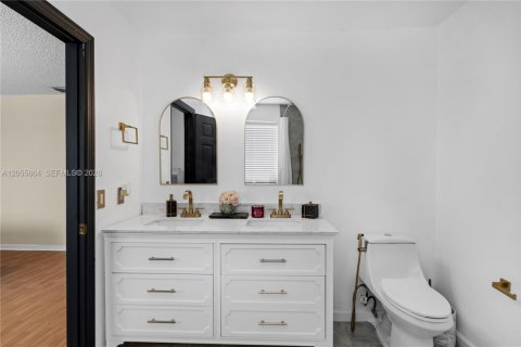 Casa en venta en Miami, Florida, 3 dormitorios, 154.4 m2 № 2172580 - foto 22