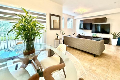 Condo in Doral, Florida, 2 bedrooms № 2252149 - photo 6