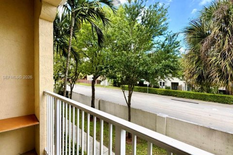 Condo in Doral, Florida, 2 bedrooms № 2252149 - photo 17