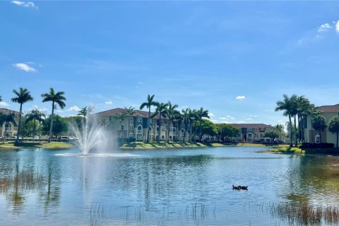 Condo in Doral, Florida, 2 bedrooms № 2252149 - photo 19