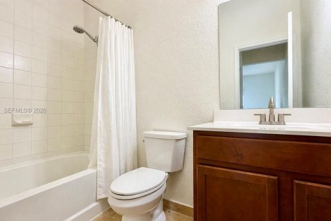 Condo in Doral, Florida, 2 bedrooms № 2252149 - photo 14