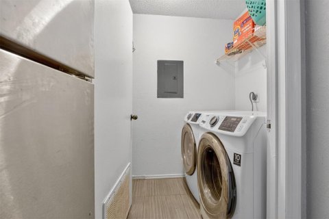 Condo in Gainesville, Florida, 2 bedrooms  № 2213067 - photo 13