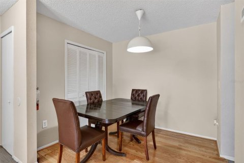 Condo in Gainesville, Florida, 2 bedrooms  № 2213067 - photo 8