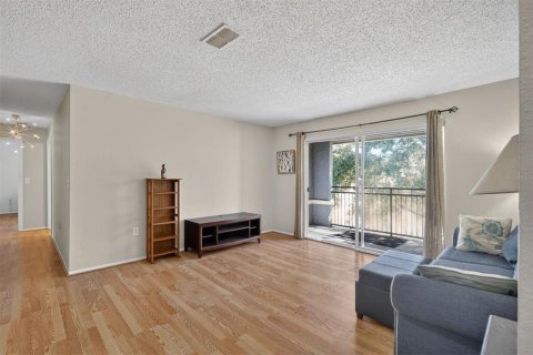 Condo in Gainesville, Florida, 2 bedrooms  № 2213067 - photo 5
