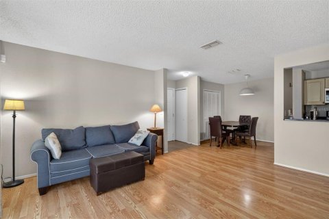 Condo in Gainesville, Florida, 2 bedrooms  № 2213067 - photo 6