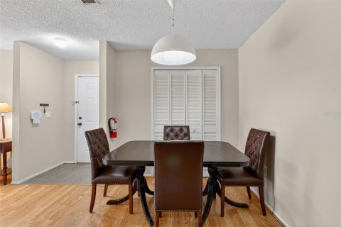 Condo in Gainesville, Florida, 2 bedrooms  № 2213067 - photo 9