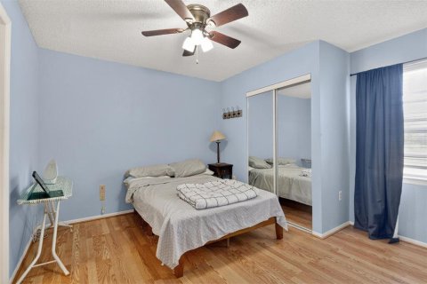 Condo in Gainesville, Florida, 2 bedrooms  № 2213067 - photo 16