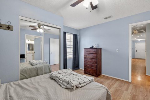 Condo in Gainesville, Florida, 2 bedrooms  № 2213067 - photo 14