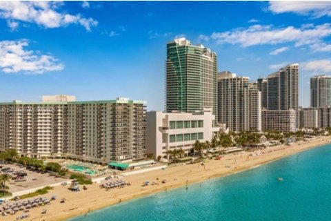 Condominio en venta en Hollywood, Florida, 1 dormitorio, 78.69 m2 № 2020923 - foto 30