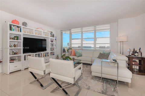 Condominio en Hollywood, Florida, 1 dormitorio  № 2020923