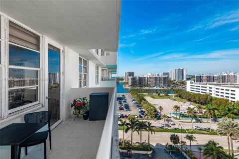 Condominio en venta en Hollywood, Florida, 1 dormitorio, 78.69 m2 № 2020923 - foto 22