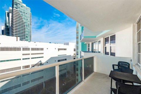 Condominio en venta en Hollywood, Florida, 1 dormitorio, 78.69 m2 № 2020923 - foto 20