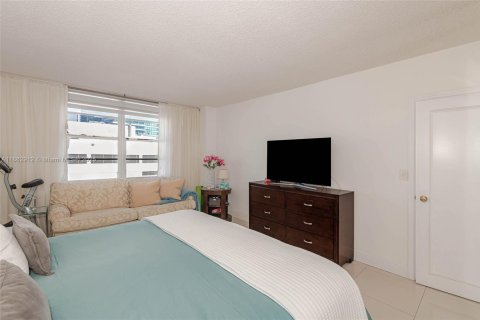 Condominio en venta en Hollywood, Florida, 1 dormitorio, 78.69 m2 № 2020923 - foto 14