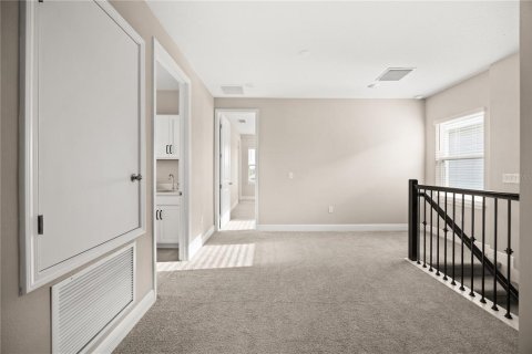House in Winter Garden, Florida 4 bedrooms, 193.98 sq.m. № 2196938 - photo 13