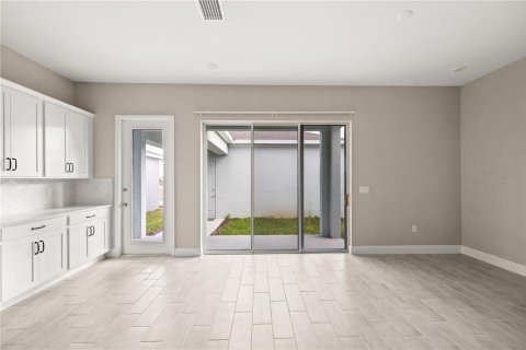 House in Winter Garden, Florida 4 bedrooms, 193.98 sq.m. № 2196938 - photo 26