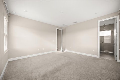 House in Winter Garden, Florida 4 bedrooms, 193.98 sq.m. № 2196938 - photo 9