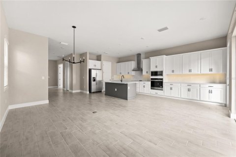 House in Winter Garden, Florida 4 bedrooms, 193.98 sq.m. № 2196938 - photo 3