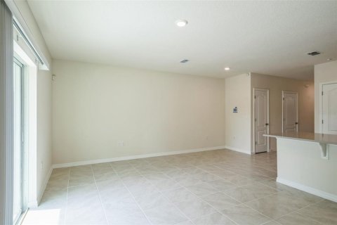 Townhouse in Davenport, Florida 3 bedrooms, 135.92 sq.m. № 1609575 - photo 5