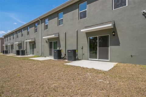 Townhouse in Davenport, Florida 3 bedrooms, 135.92 sq.m. № 1609575 - photo 13