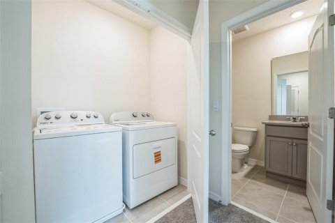 Townhouse in Davenport, Florida 3 bedrooms, 135.92 sq.m. № 1609575 - photo 8