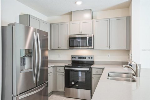 Townhouse in Davenport, Florida 3 bedrooms, 135.92 sq.m. № 1609575 - photo 3