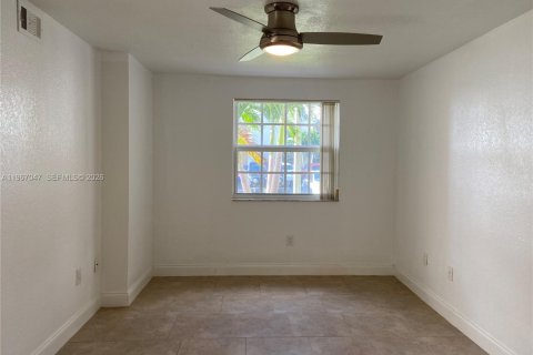 Снять в аренду кондоминиум в Окленд-Парк, Флорида 2 спальни, 96.43м2, № 2028723 - фото 20