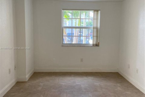 Снять в аренду кондоминиум в Окленд-Парк, Флорида 2 спальни, 96.43м2, № 2028723 - фото 19