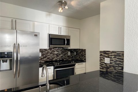 Снять в аренду кондоминиум в Окленд-Парк, Флорида 2 спальни, 96.43м2, № 2028723 - фото 11