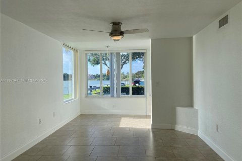 Снять в аренду кондоминиум в Окленд-Парк, Флорида 2 спальни, 96.43м2, № 2028723 - фото 7
