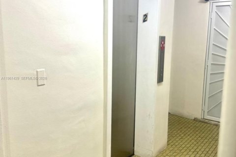 Condo in Miami, Florida, 2 bedrooms  № 2027441 - photo 3
