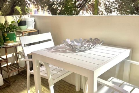 Condo in Miami, Florida, 2 bedrooms  № 2027441 - photo 13