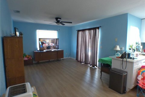 Villa ou maison à vendre à Port Charlotte, Floride: 3 chambres, 146.88 m2 № 2341794 - photo 29