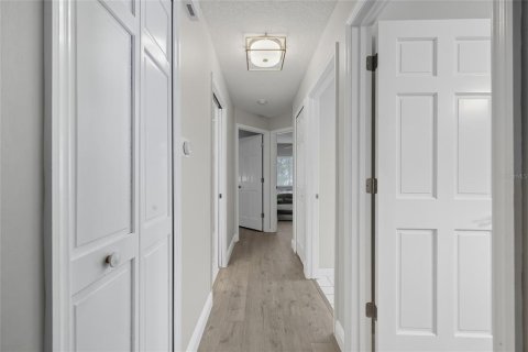 Casa en venta en Orlando, Florida, 4 dormitorios, 183.67 m2 № 1910621 - foto 22