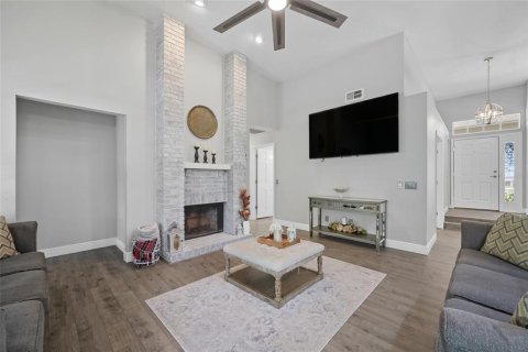 Casa en venta en Orlando, Florida, 4 dormitorios, 183.67 m2 № 1910621 - foto 15