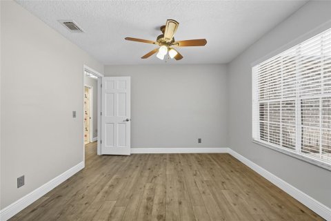 Casa en venta en Orlando, Florida, 4 dormitorios, 183.67 m2 № 1910621 - foto 23