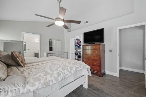 Casa en venta en Orlando, Florida, 4 dormitorios, 183.67 m2 № 1910621 - foto 29