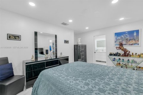 Villa ou maison à vendre à Miami, Floride: 3 chambres, 165.55 m2 № 2080566 - photo 14