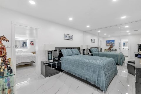 Villa ou maison à vendre à Miami, Floride: 3 chambres, 165.55 m2 № 2080566 - photo 13