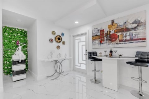 Villa ou maison à vendre à Miami, Floride: 3 chambres, 165.55 m2 № 2080566 - photo 5