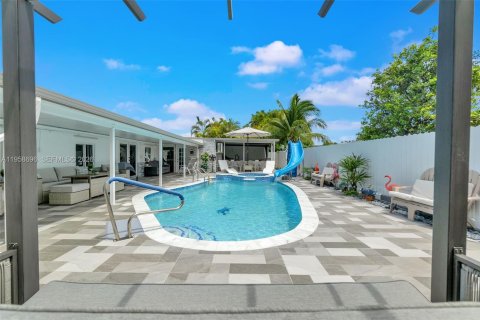 Villa ou maison à vendre à Miami, Floride: 3 chambres, 165.55 m2 № 2080566 - photo 30