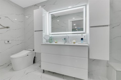 Villa ou maison à vendre à Miami, Floride: 3 chambres, 165.55 m2 № 2080566 - photo 15
