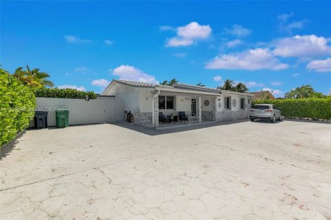 Villa ou maison à Miami, Floride 3 chambres, 165.55 m2 № 2080566