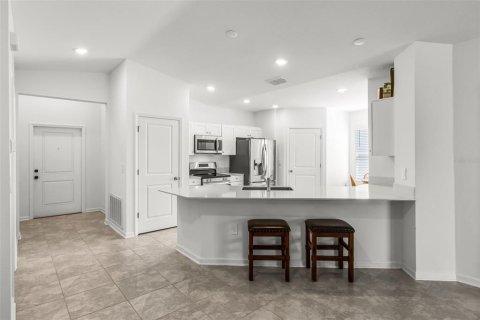 Casa en venta en Haines City, Florida, 4 dormitorios, 195.93 m2 № 1883638 - foto 4