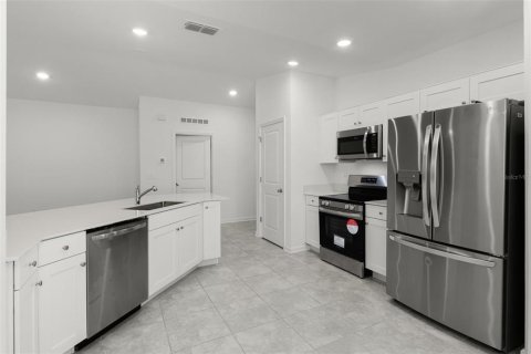Casa en venta en Haines City, Florida, 4 dormitorios, 195.93 m2 № 1883638 - foto 8