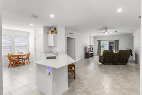 Casa en venta en Haines City, Florida, 4 dormitorios, 195.93 m2 № 1883638 - foto 3